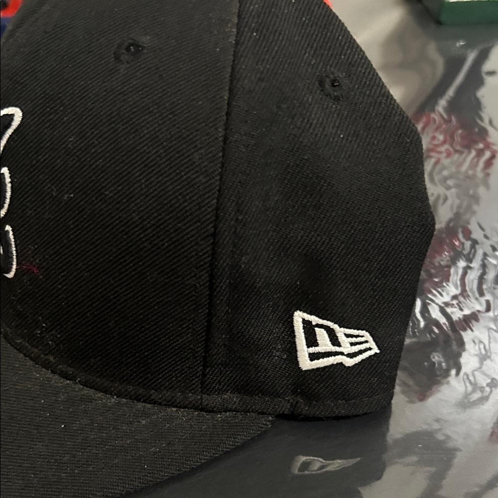 New Era Black 59FIFTY Cap with White Embroidery - Picture 2 of 4